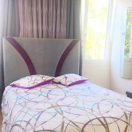 With 4 Bedrooms In With Wonderful City View And Wifi Лісабон